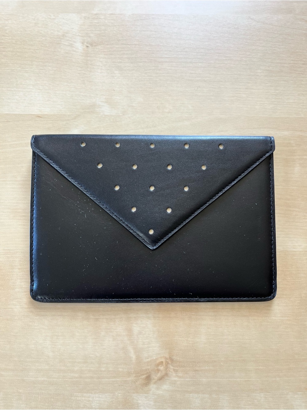 Levenger Envelope Style Document holder Black Leather with punched out circles
